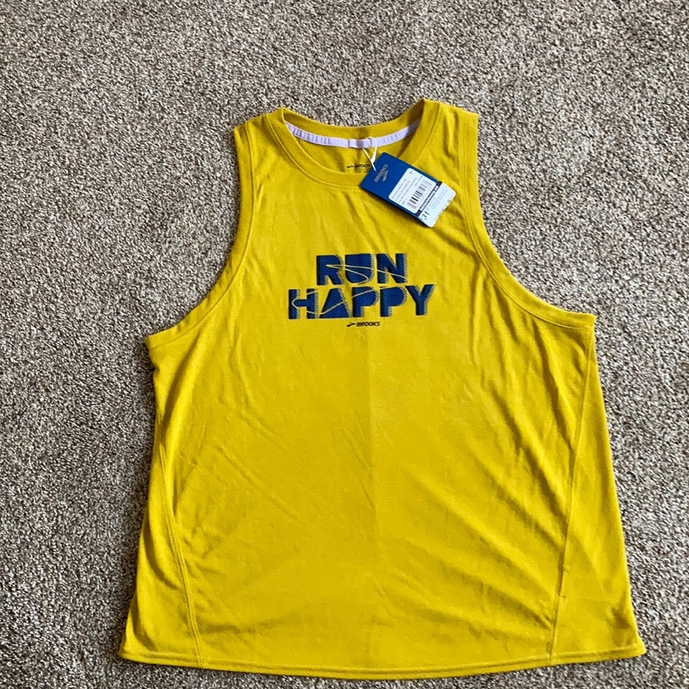 Women’s Brooks sleeveless running shirt size large.